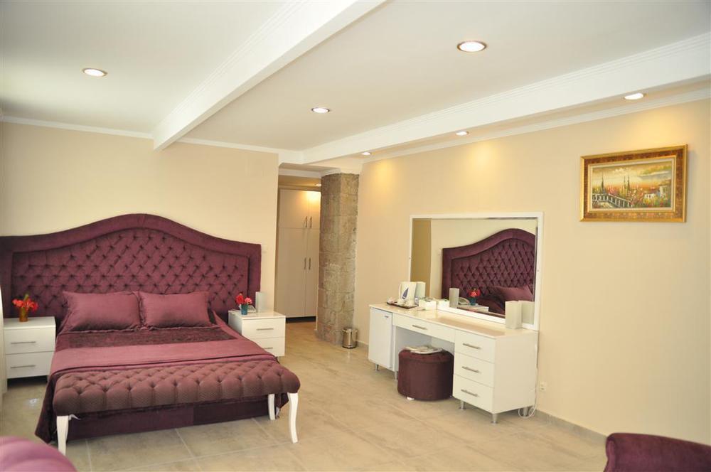 Dove & Hotel Assos