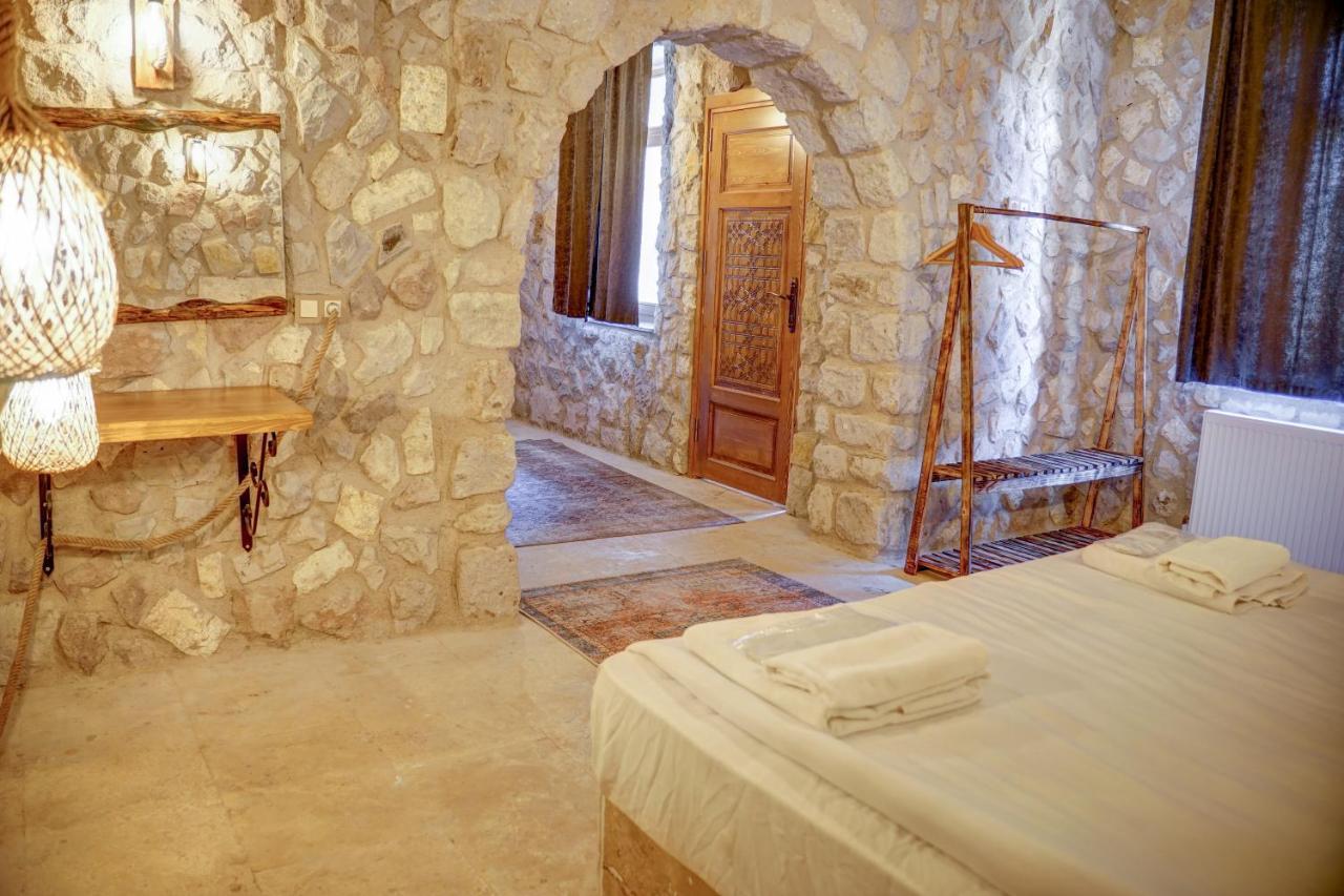 Ala Stone House