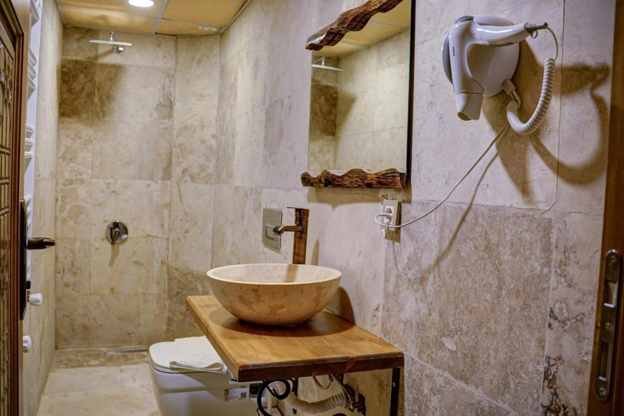 Ala Stone House Hotel *