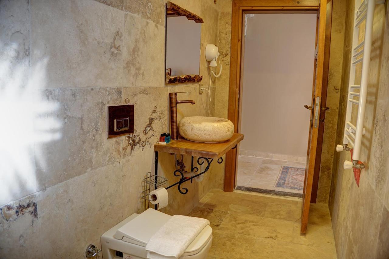 Ala Stone House