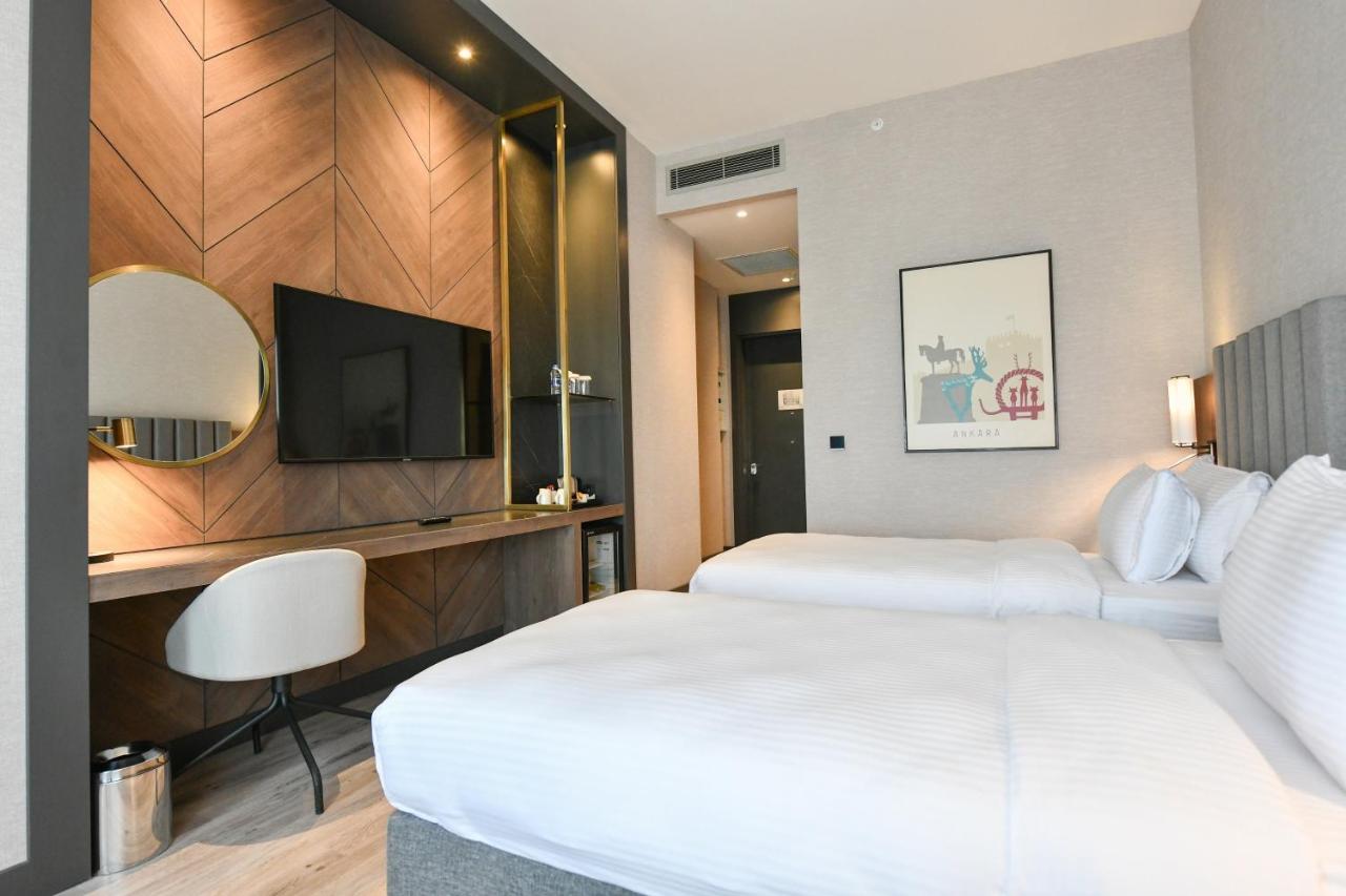 Crowne Plaza By Ihg Hotel