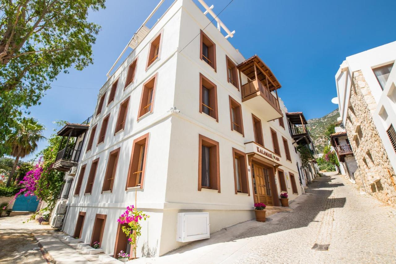 Kalamaki Flats Aparthotel