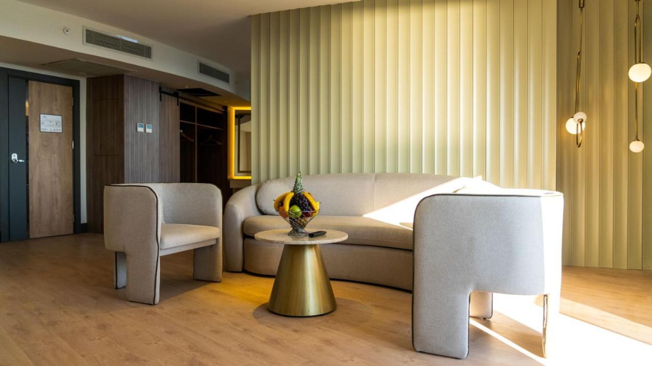 Alarcha & - Ultra Inc Manavgat