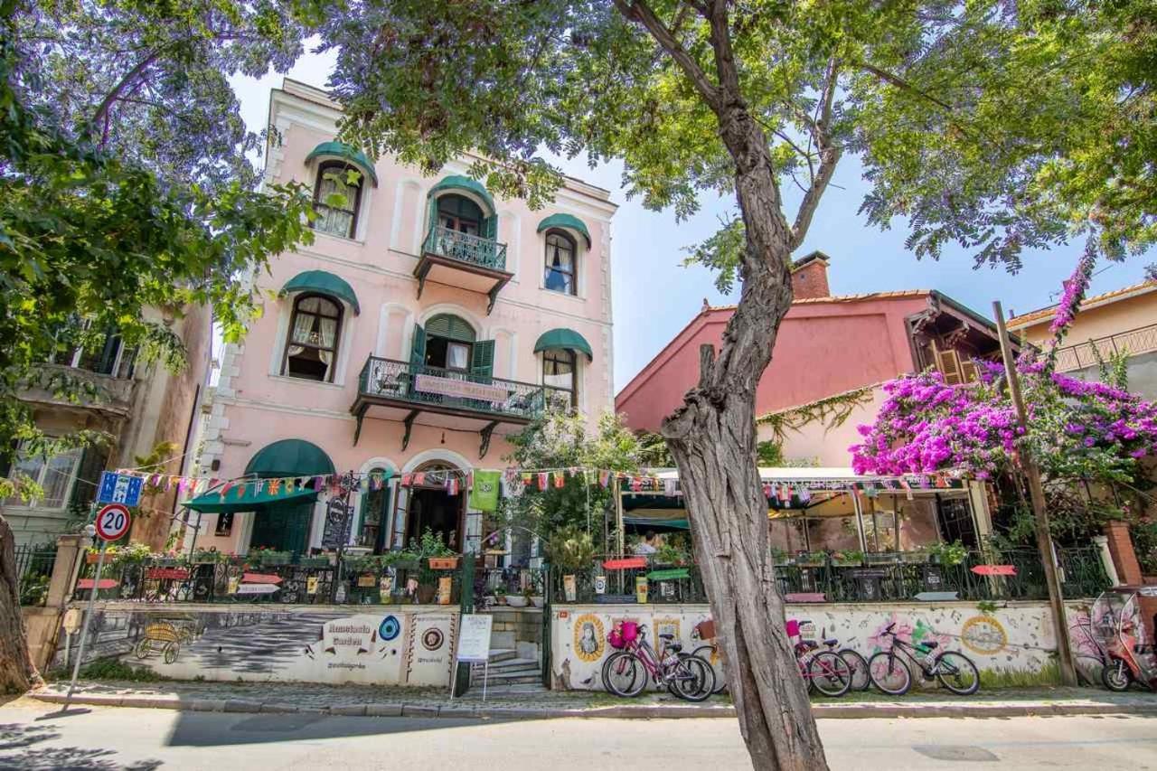 Hotel Bueyuekada Anastasia Meziki History Mansion