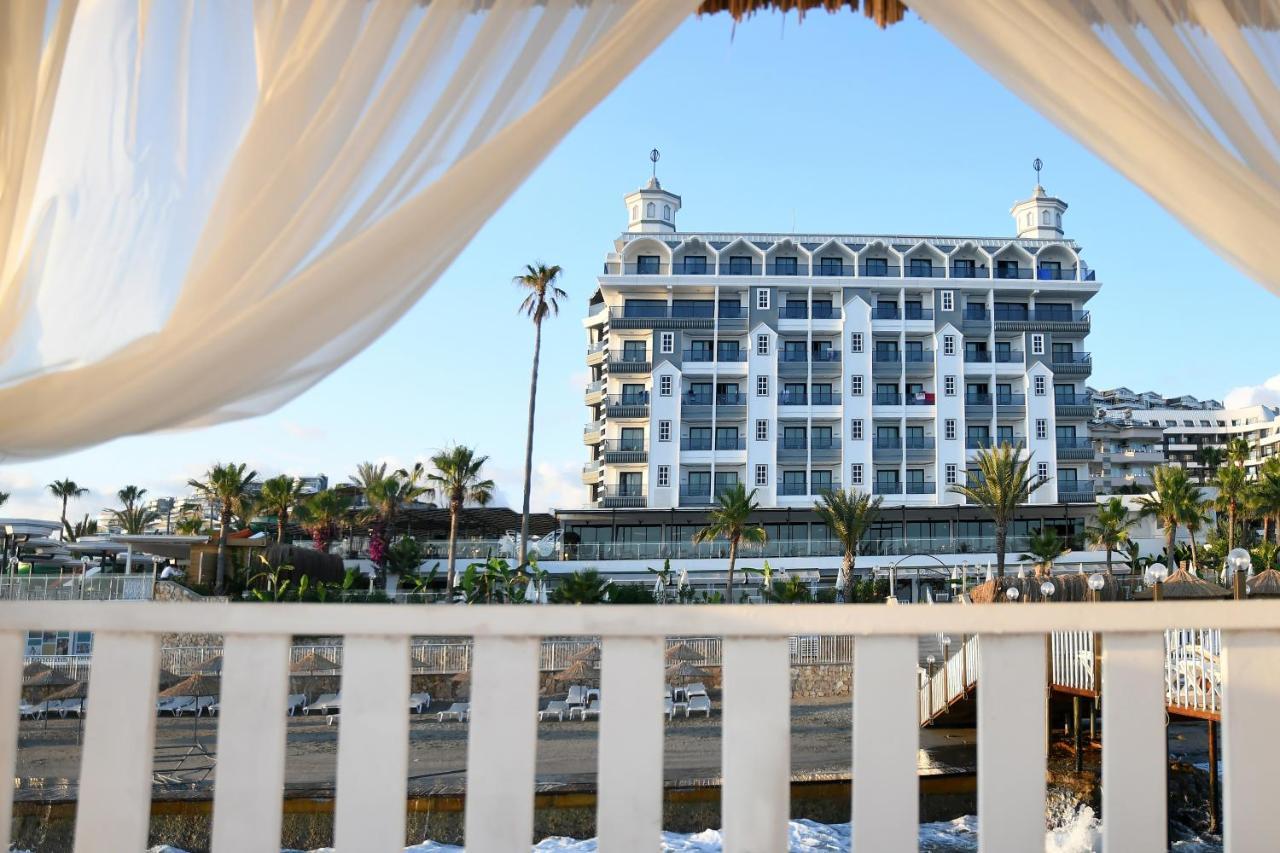 Aria & Ultra Hotel 5*