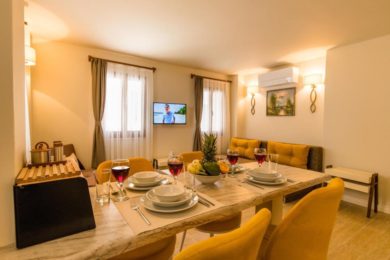 Kalamaki Flats Aparthotel *