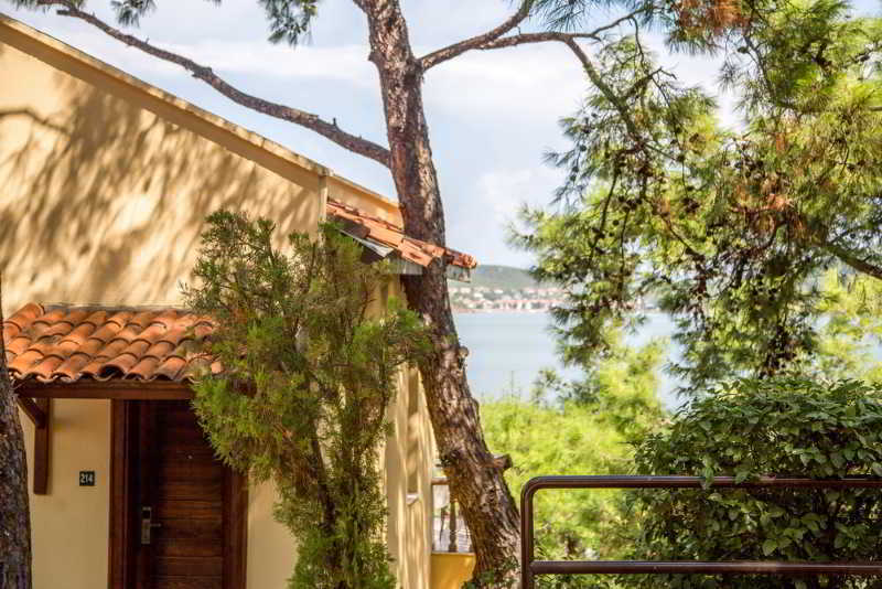 Beach Hotel 3*
