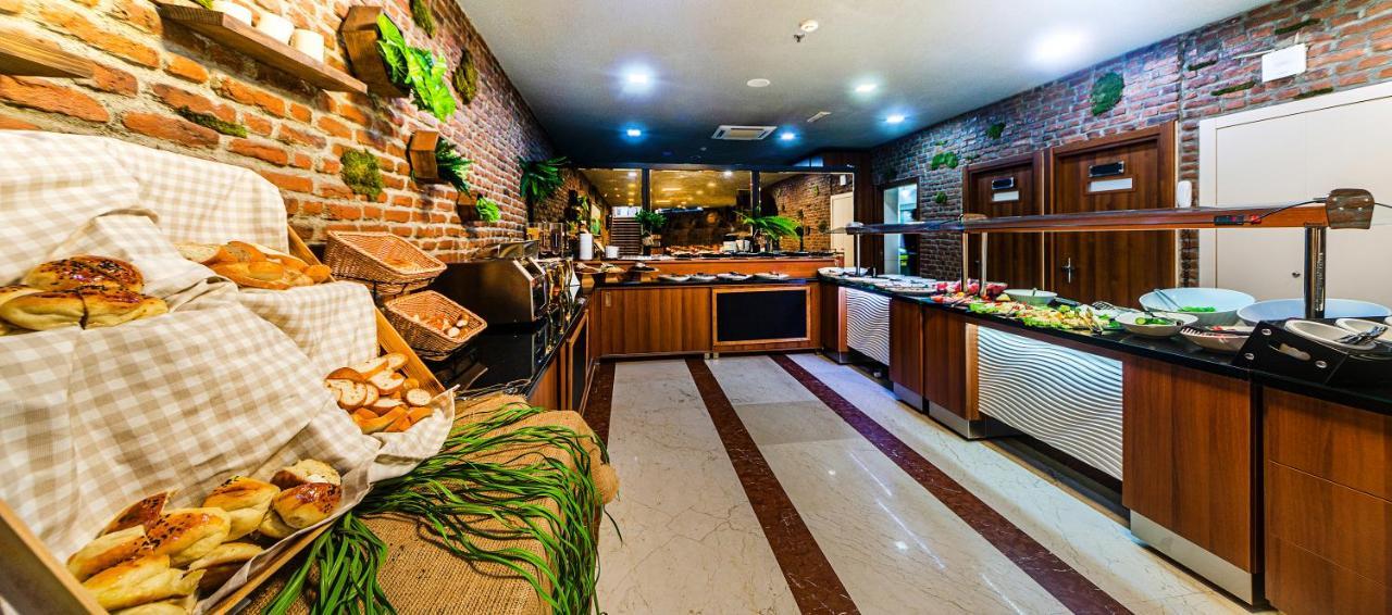 Aprilis - Special Category Hotel