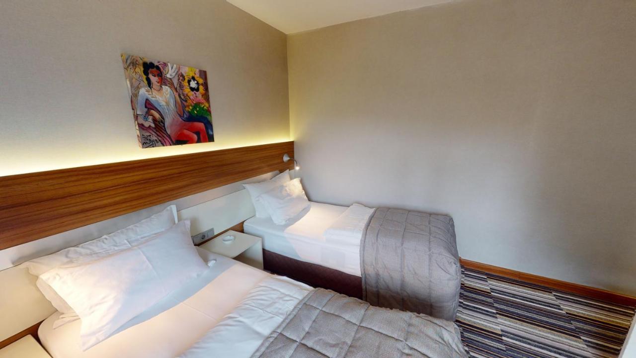 Mimi Hotel