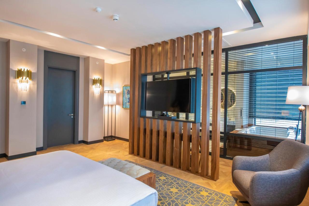 Crowne Plaza By Ihg Hotel 5*