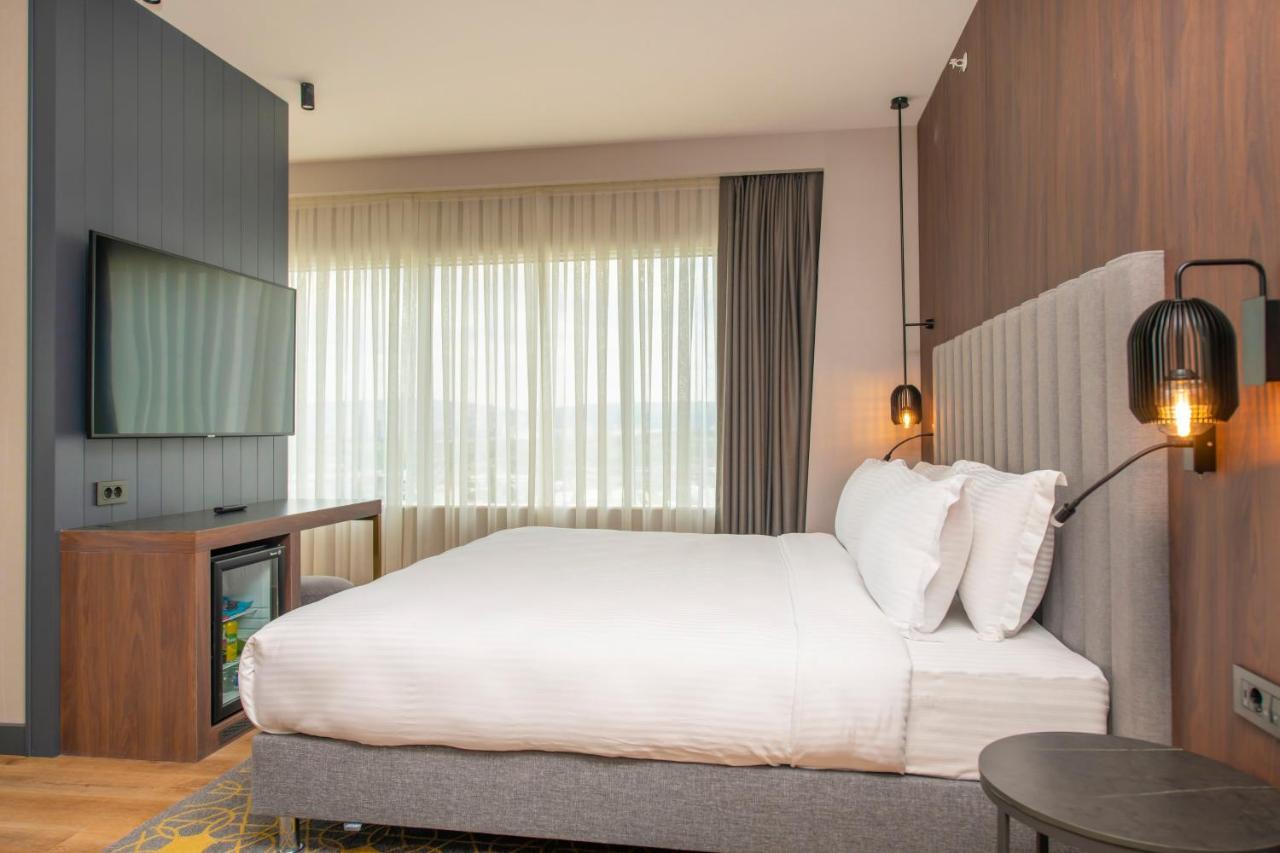 Crowne Plaza By Ihg Hotel 5*