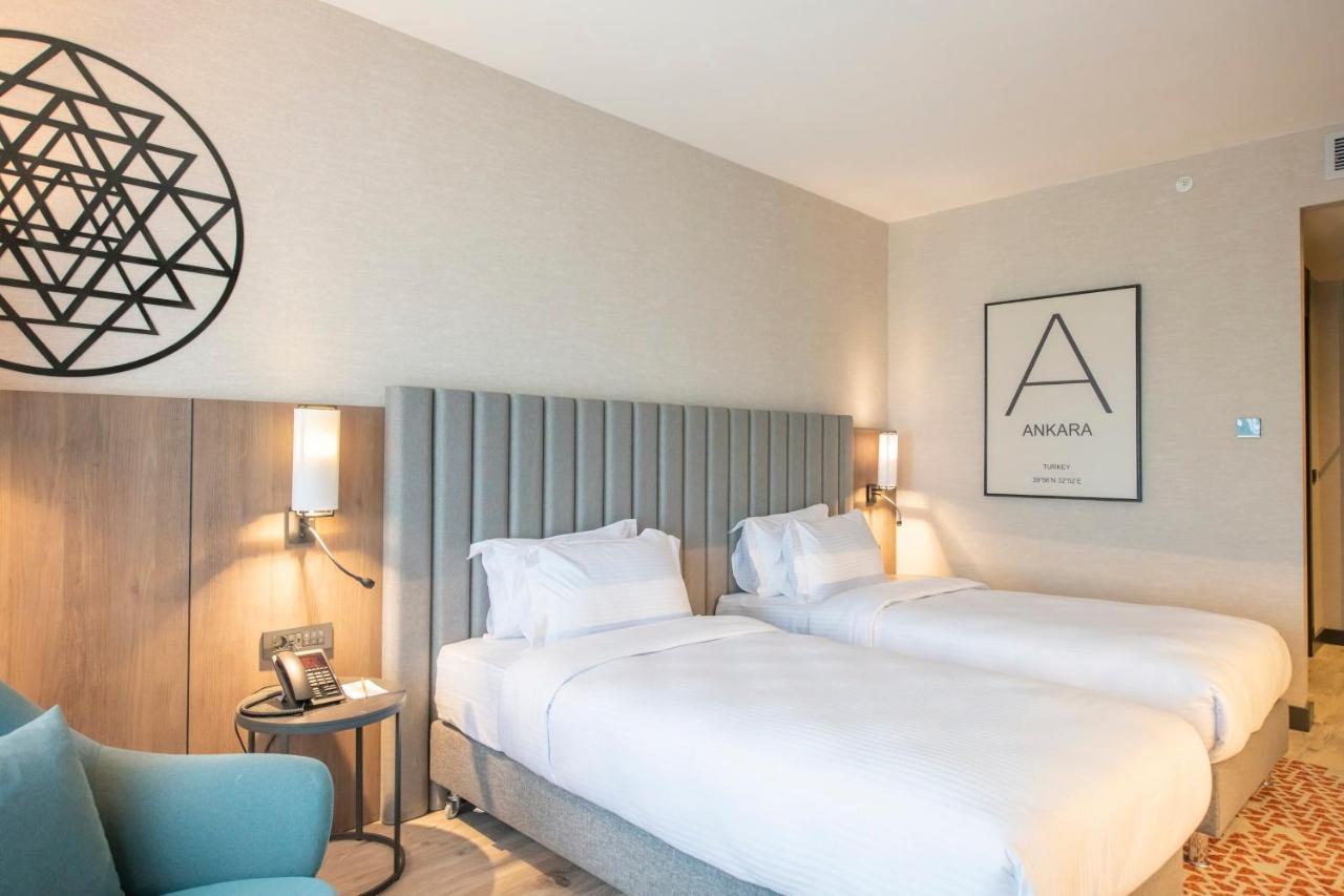 Crowne Plaza By Ihg Hotel