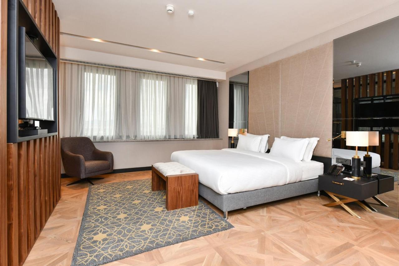 Crowne Plaza By Ihg