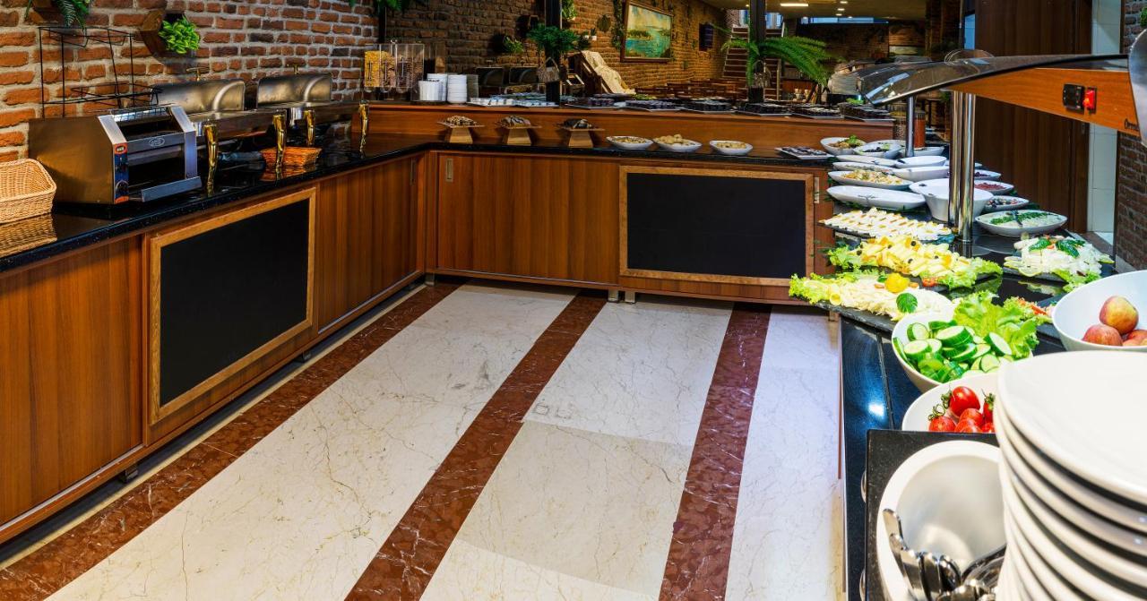 Aprilis - Special Category 4* Istanbul