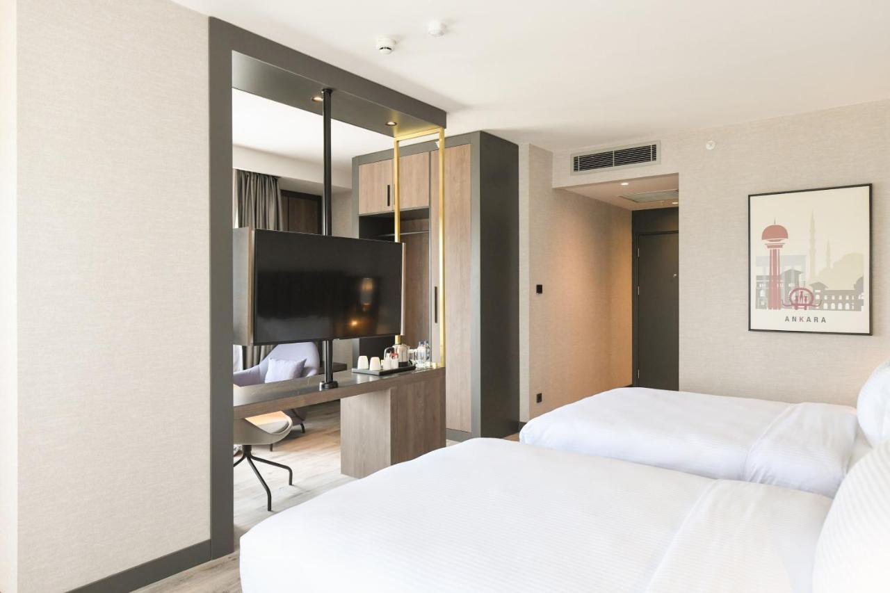 Crowne Plaza By Ihg Hotel