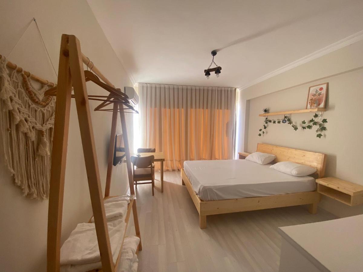 Santa Suites- Near Saint Nicholas Church