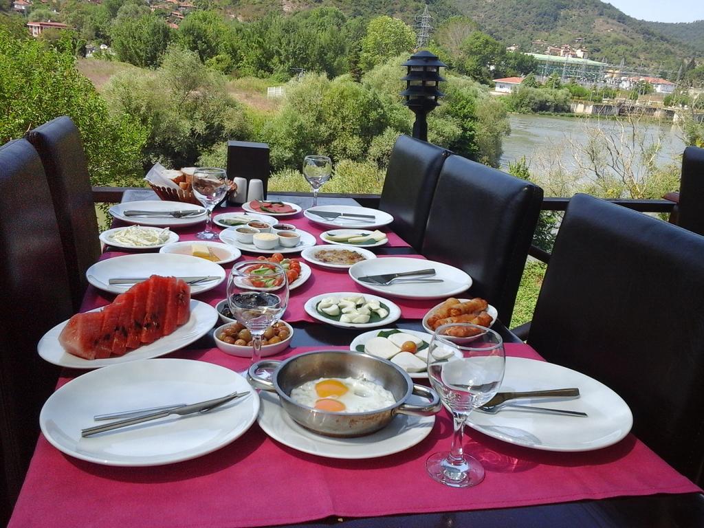 River Hotel Isakoy