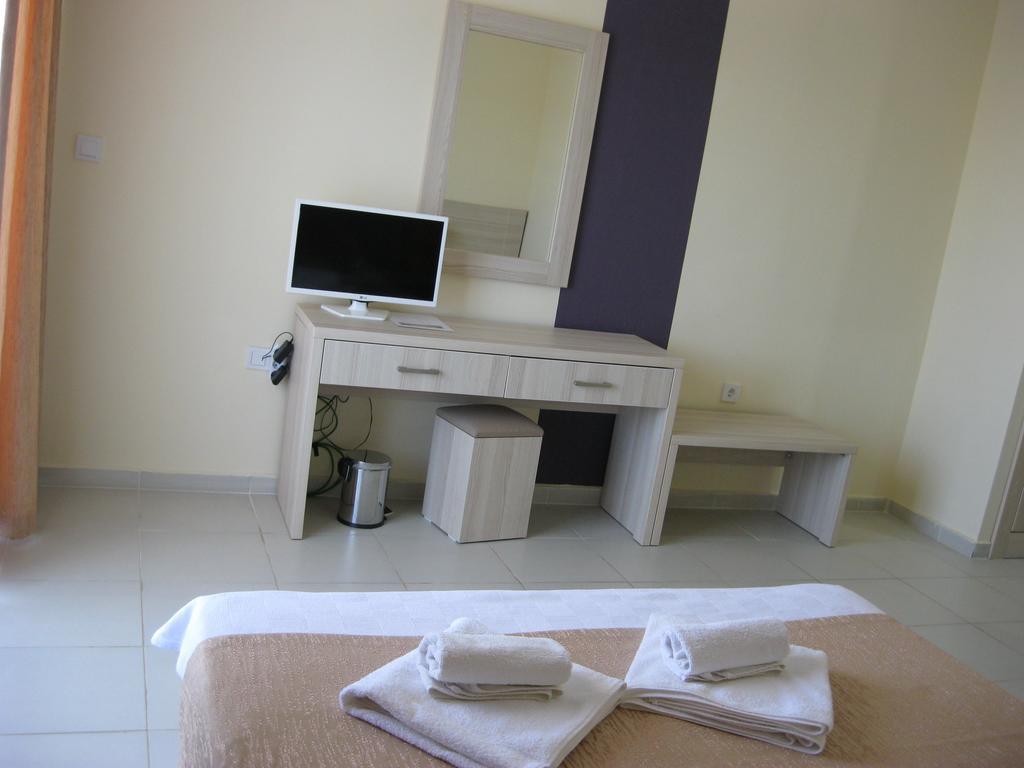 As Queen Hotel Kizilot