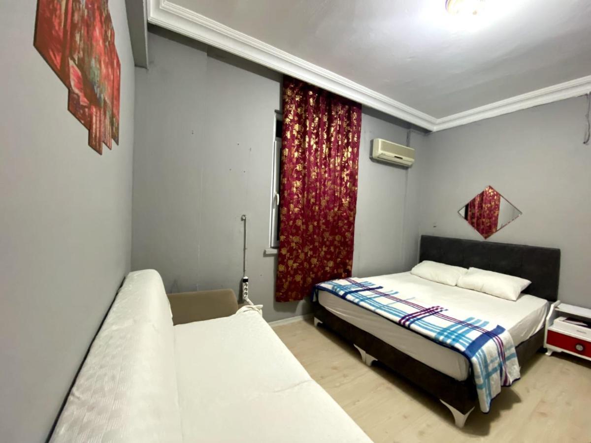 Guest house Red White House *