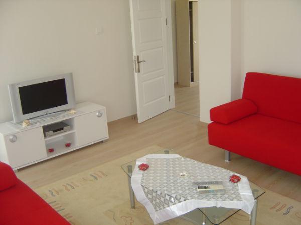 Pembe Apartment *