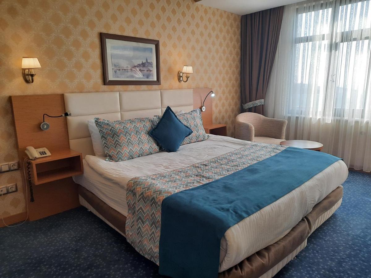 Hotel Plaza 4*