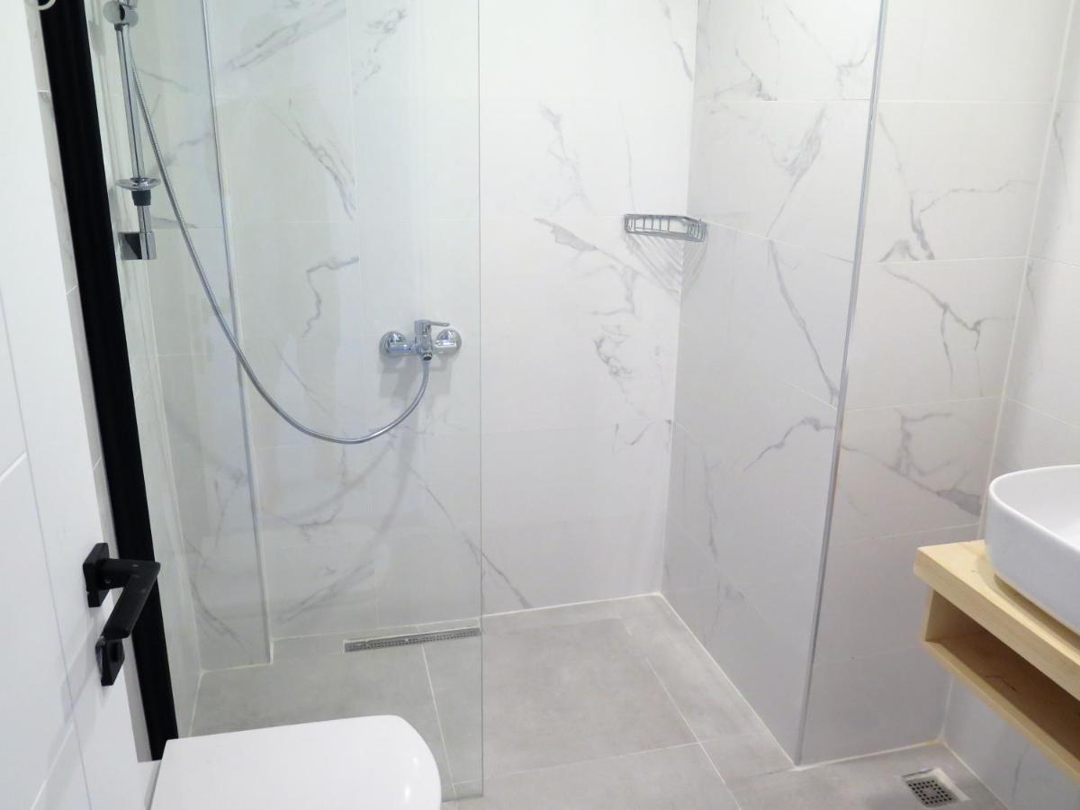 Santa Suites- Near Saint Nicholas Church