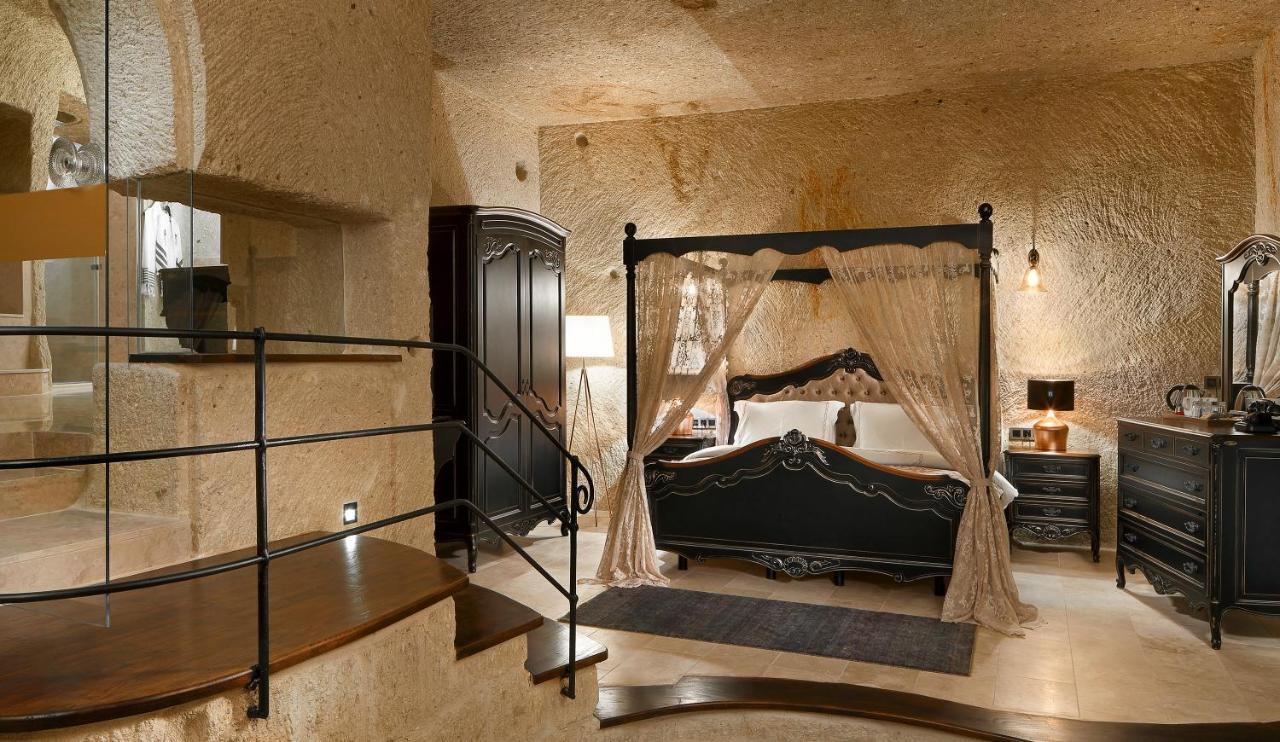 Seraphim Cave & Hotel