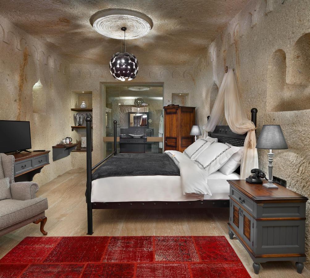 Seraphim Cave & Hotel 5*