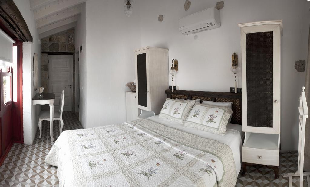Fi̇li̇zce Konuk Evi * Alacati