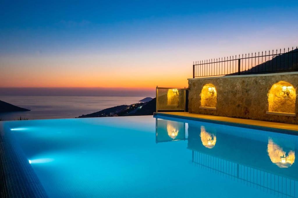 Fantastic Kalkan With Heated Infinity Pool & Amazing Sea Views Villa *
