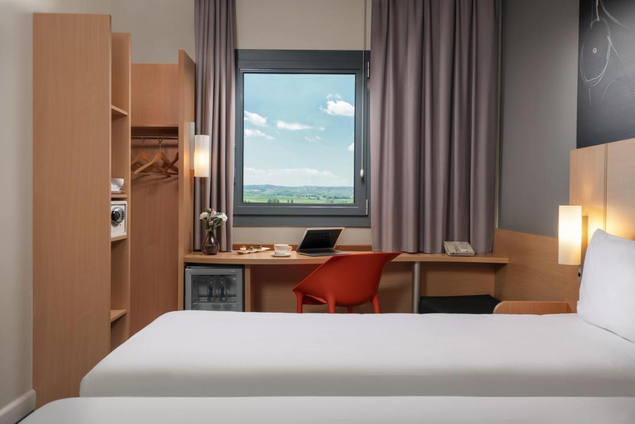 Ibis Airport Hotel 3*