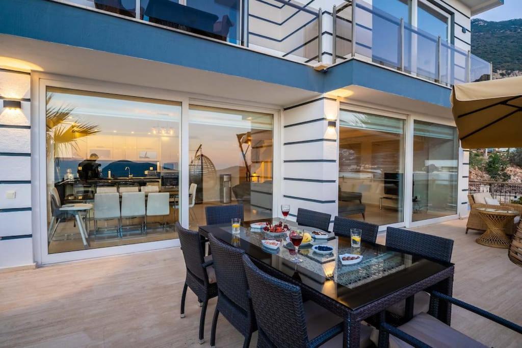 Villa Fantastic Kalkan With Heated Infinity Pool & Amazing Sea Views *