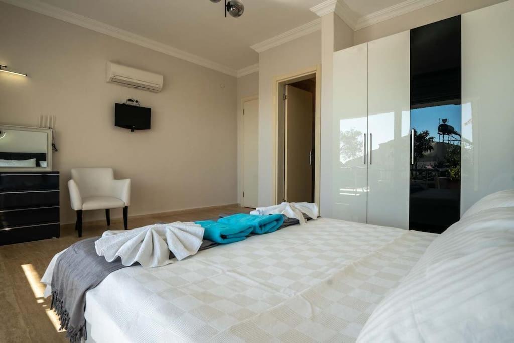 Villa Fantastic Kalkan With Heated Infinity Pool & Amazing Sea Views *