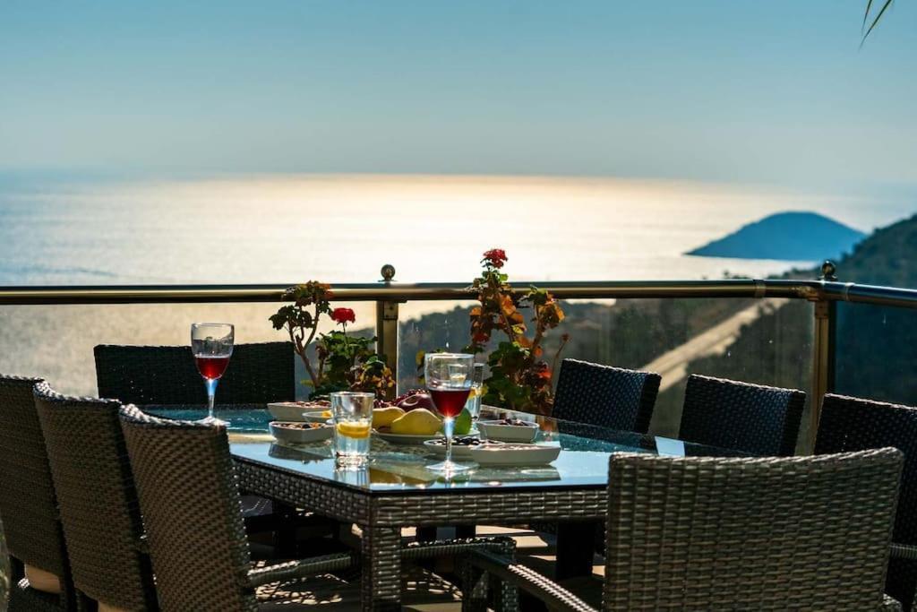 Fantastic Kalkan With Heated Infinity Pool & Amazing Sea Views Villa