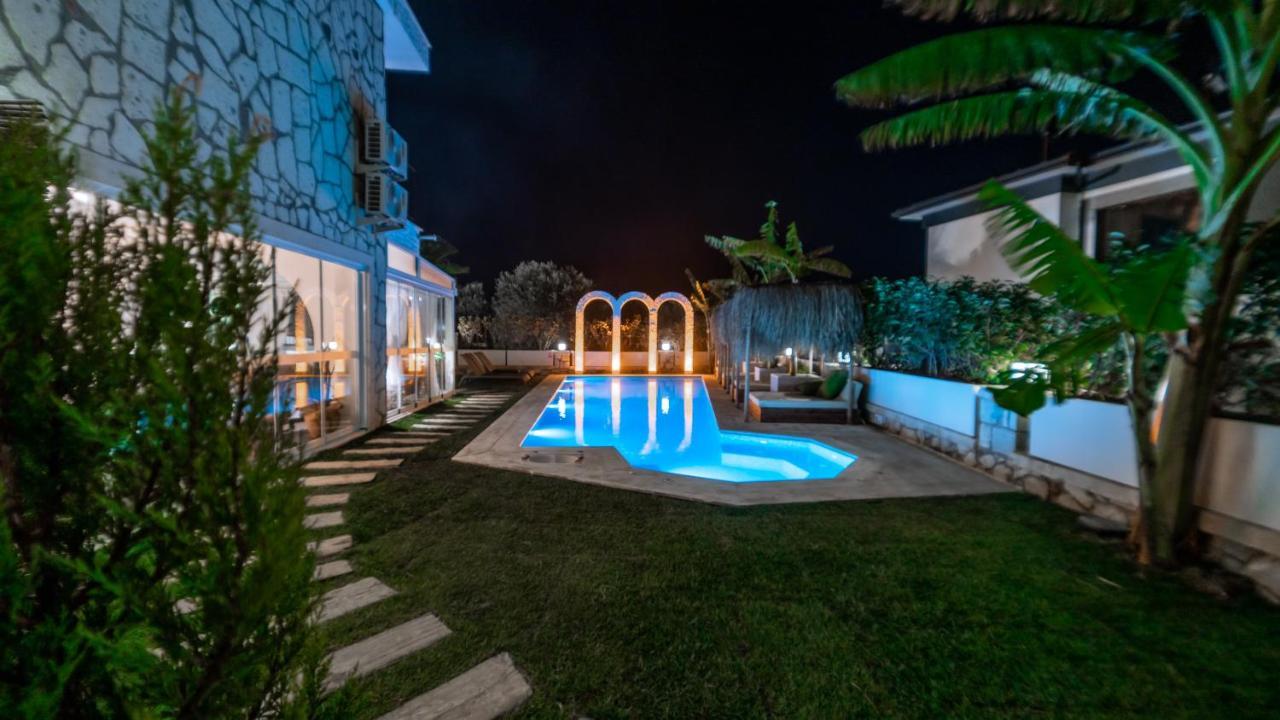 Urla 1867 Hotel *