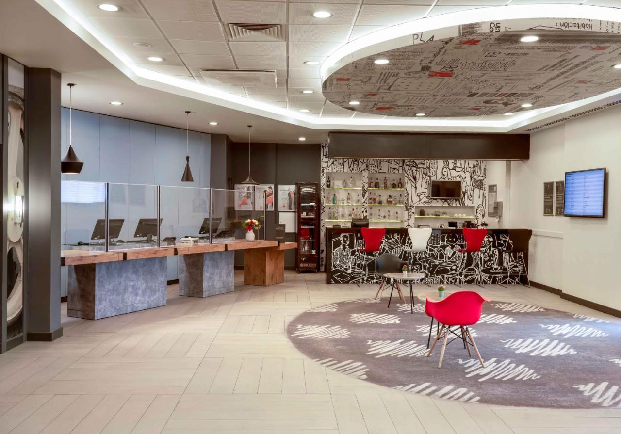 Ibis Airport