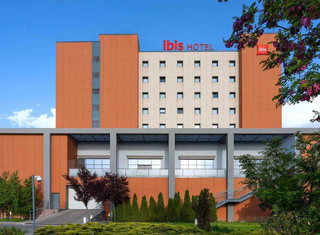 Ibis Airport