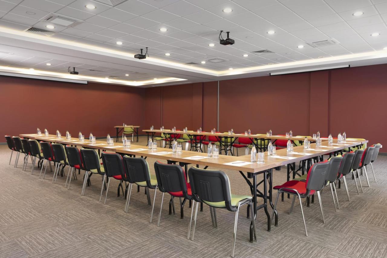 Ibis Airport Hotel 3*
