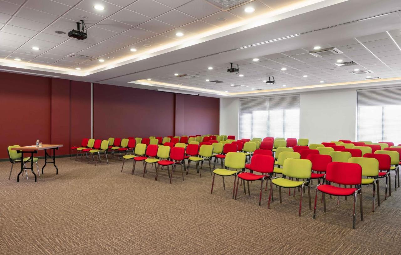 Hotel Ibis Airport 3*