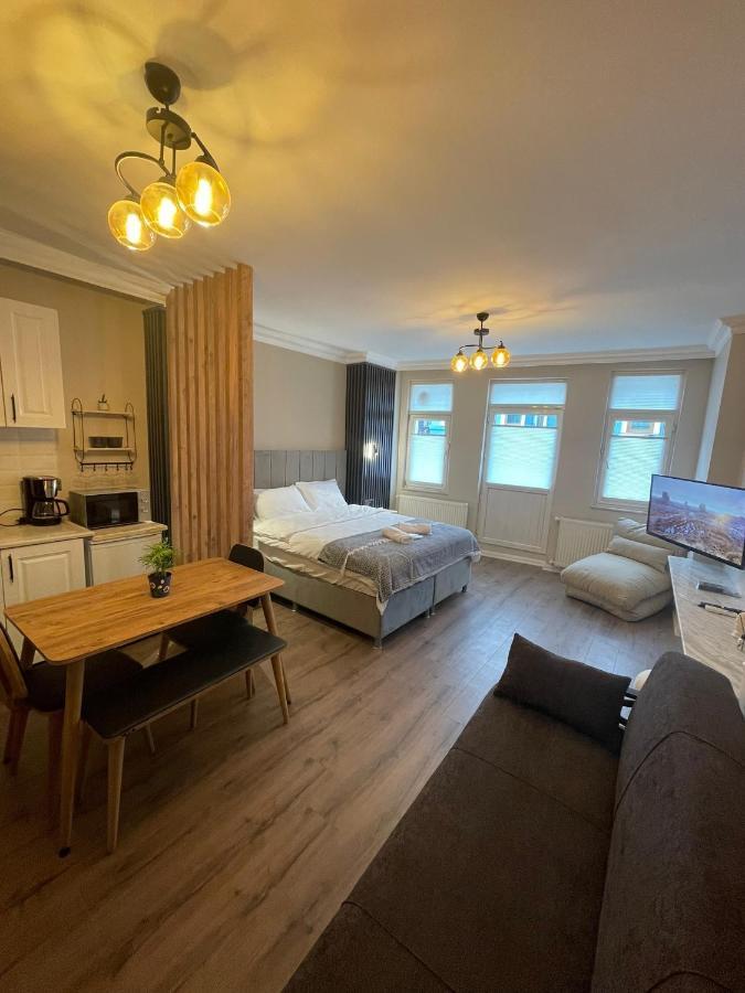 Golden Arrow Suites *