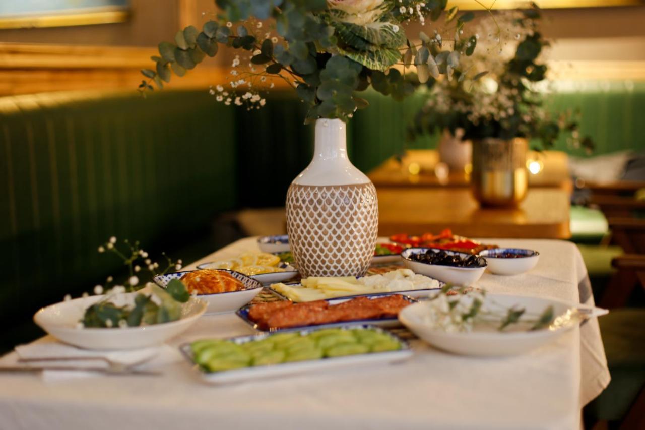 Aleksandr Pera Hotel Istanbul