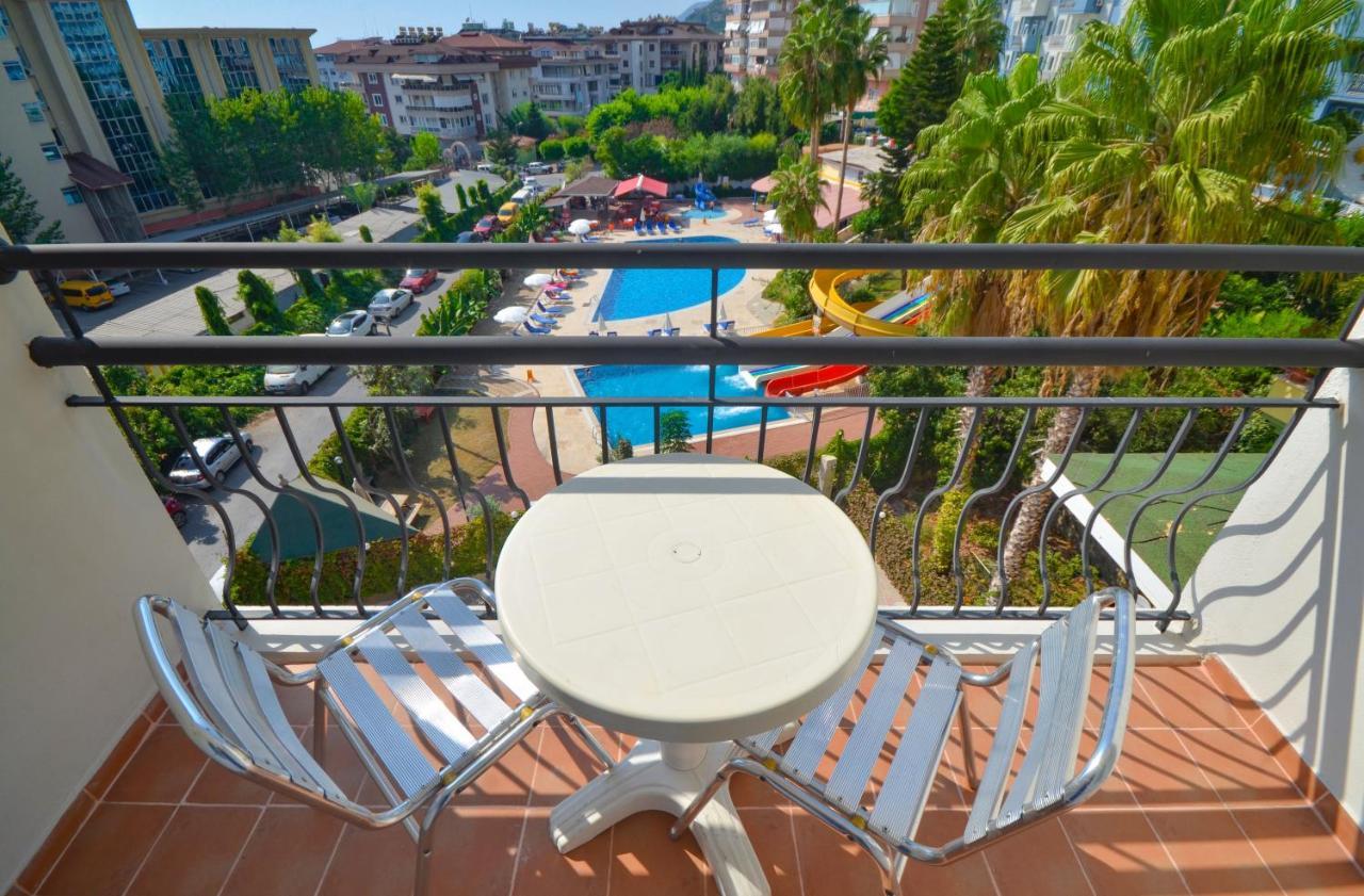 Aparthotel Select & 3*
