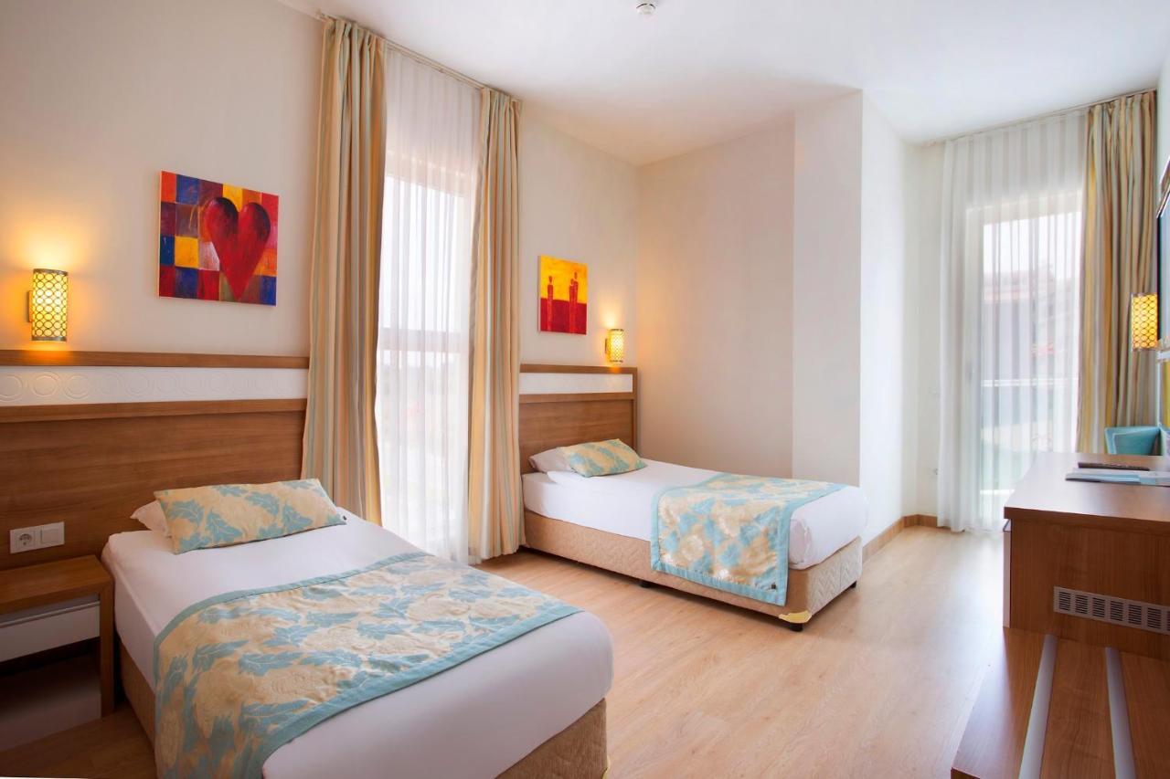 Random By Lookbookholiday Hotel Side