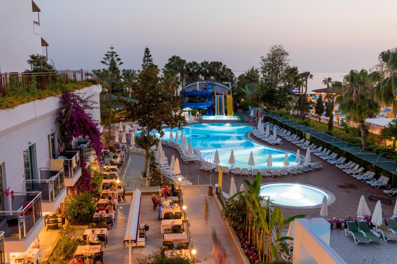 Holiday Park Resort Hotel 5*