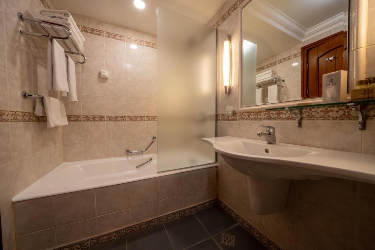 Duja Center Hotel