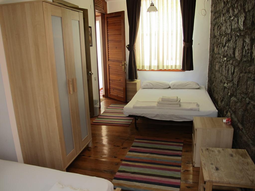 Tas Ev *
