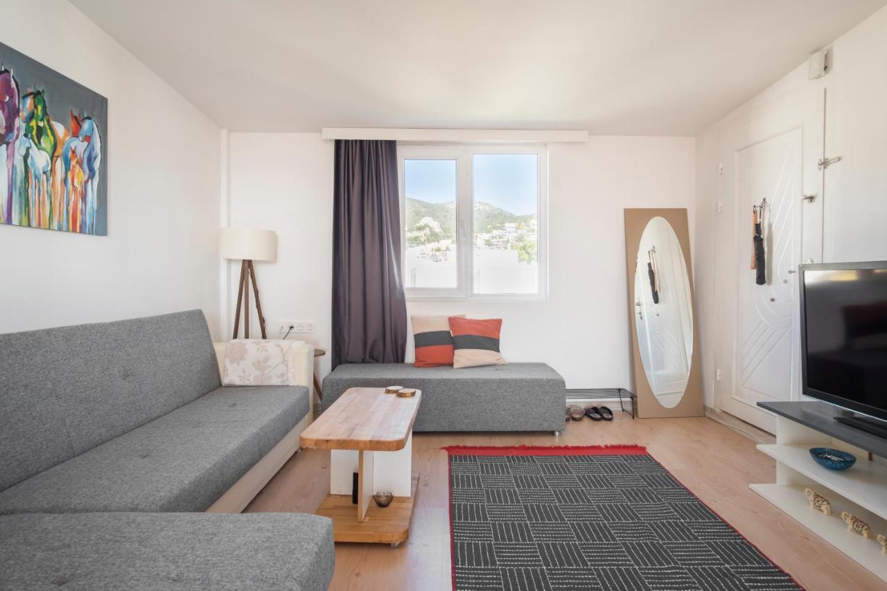 Apartment Central, Cozy, Comfy, 1br House, Free Parking & Fast Wi-fi, 4ppl