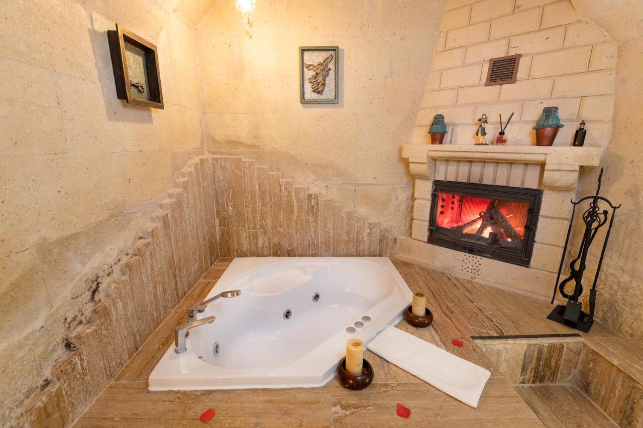 Hotel Elysion Cave