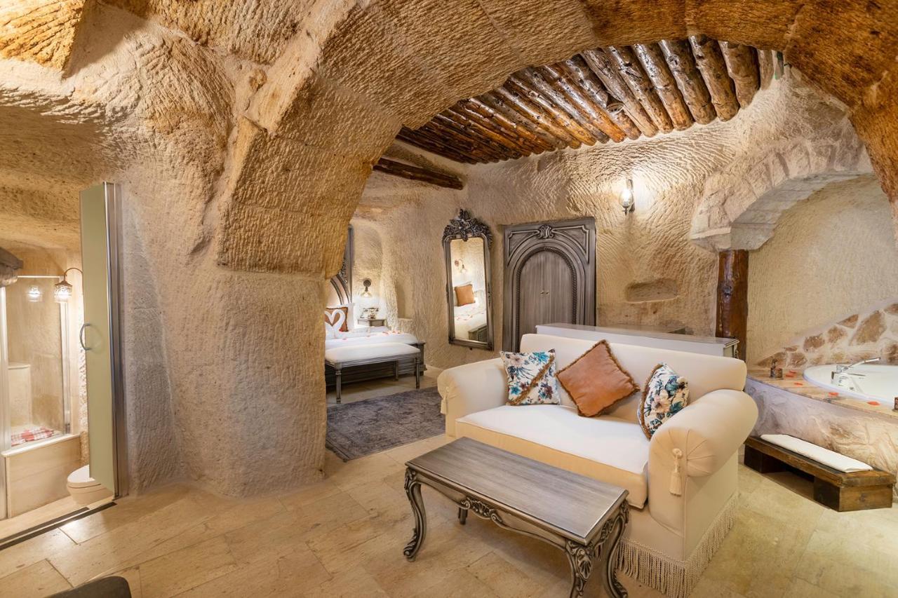 Hotel Elysion Cave