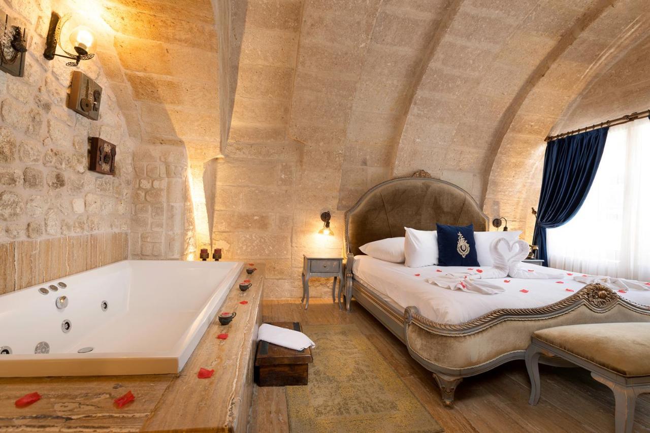 Hotel Elysion Cave